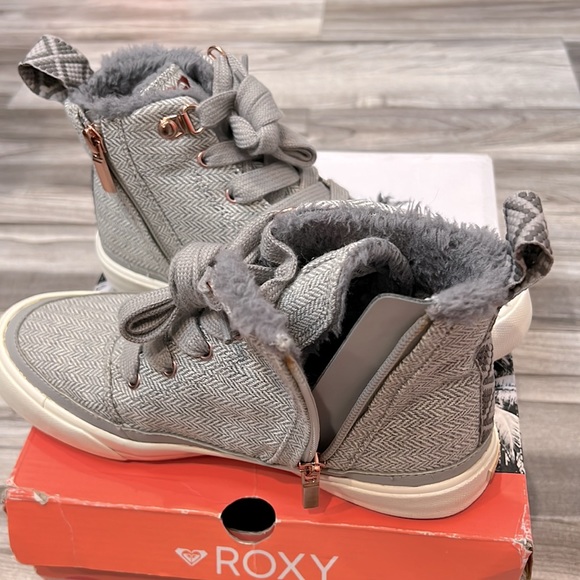 Cute Roxy Gray Ivan Fur Mid-top Side Zip Boots in Size 6 - Picture 5 of 8